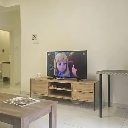 Finibreeze شقة لارنكا