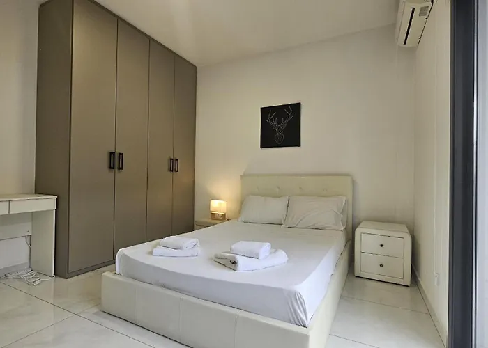 Finibreeze アパート