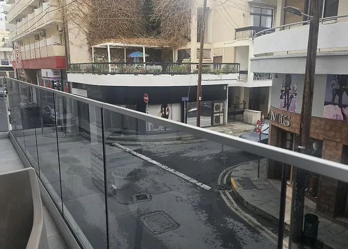 Finibreeze * ラルナカ